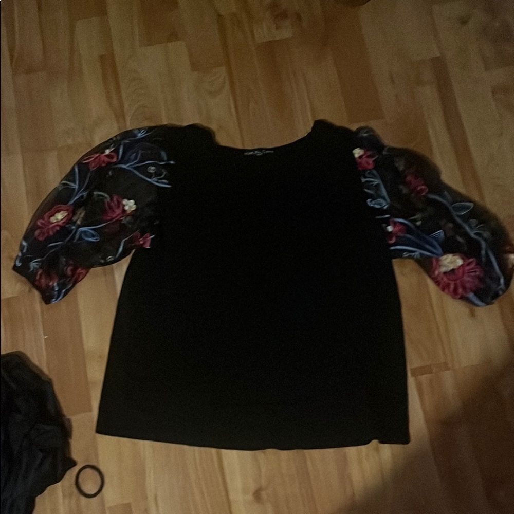 Kim & Cami Black Embellished Puff Sleeve Blouse